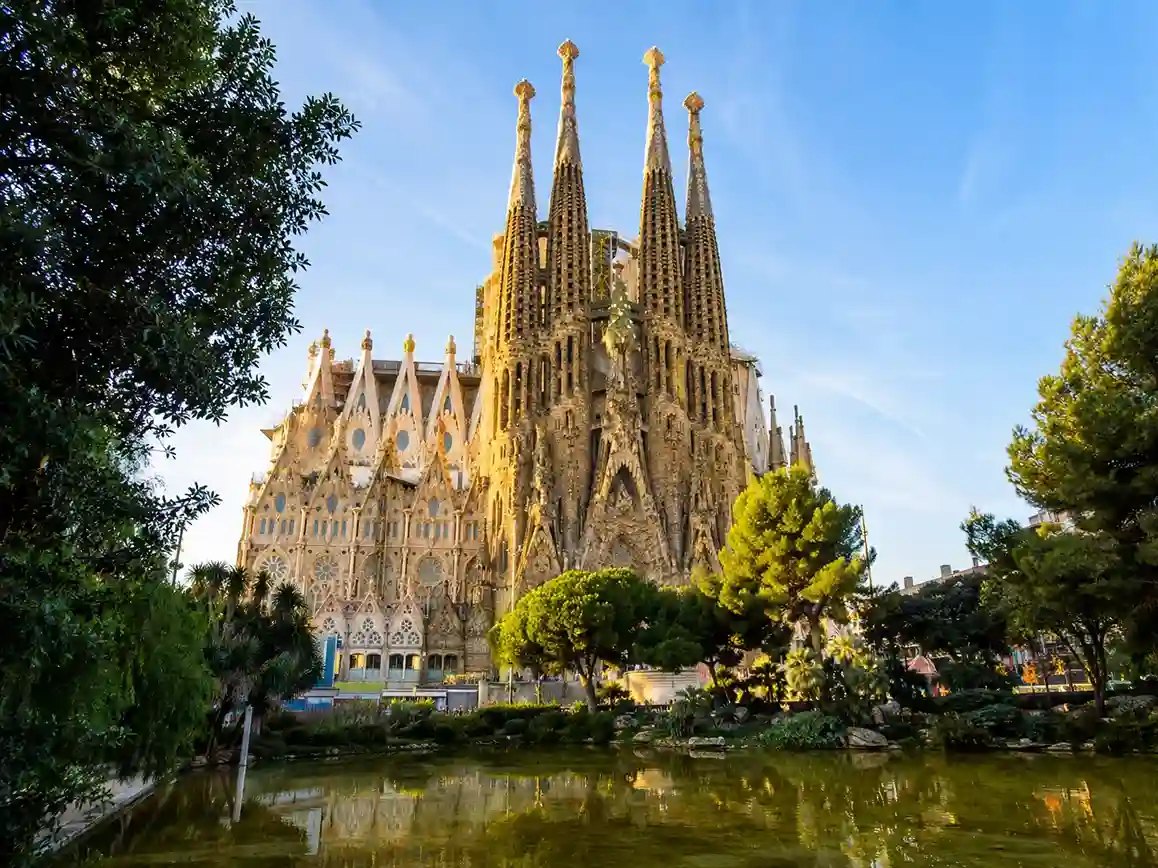 3 Days in Barcelona Itinerary Ultimate First-Timer Guide to Gaudí, Beaches & Hidden Gems (2026)