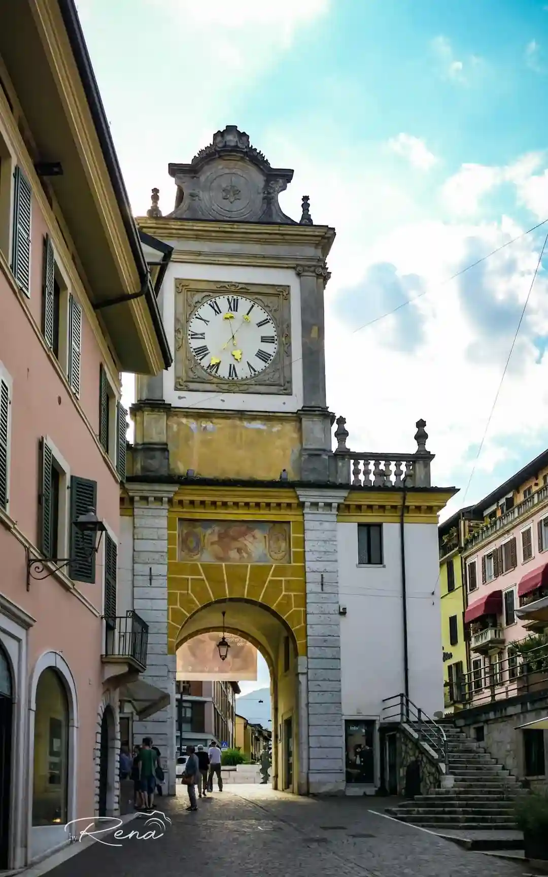 How Much Time Should I Spend at the Italian Lakes