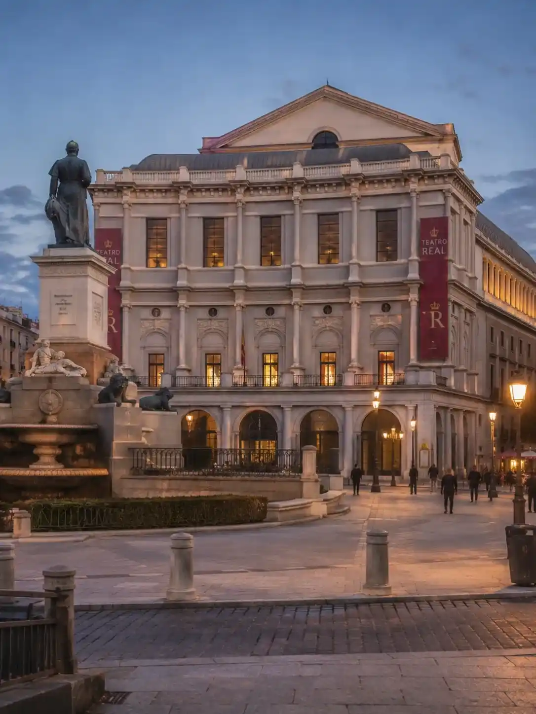 Plaza de Ópera and the Teatro Real