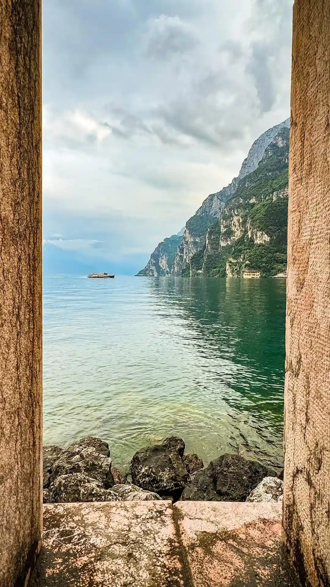 What Are the Beaches Like on the Italian Lakes