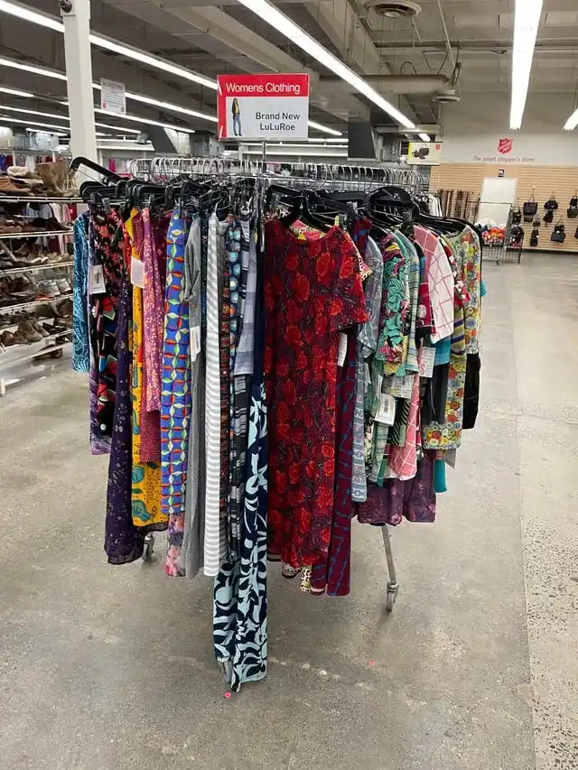 Stores Local & Recommended Brands