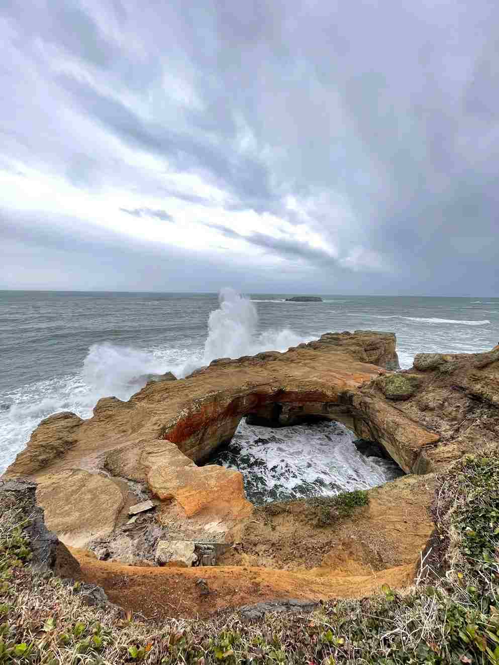 Devil's Punch Bowl State Park