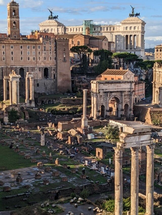 Afternoon: Colosseum & Roman Forum